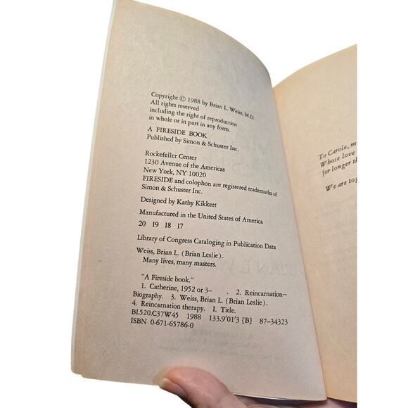 Many lives, many masters by Brian L. Weiss M.D. 0671657860 fireside book - Picture 7 of 8